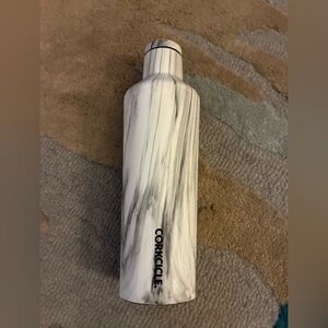 Corkcicle Marble-Pattern Insulated Bottle in White and Gray